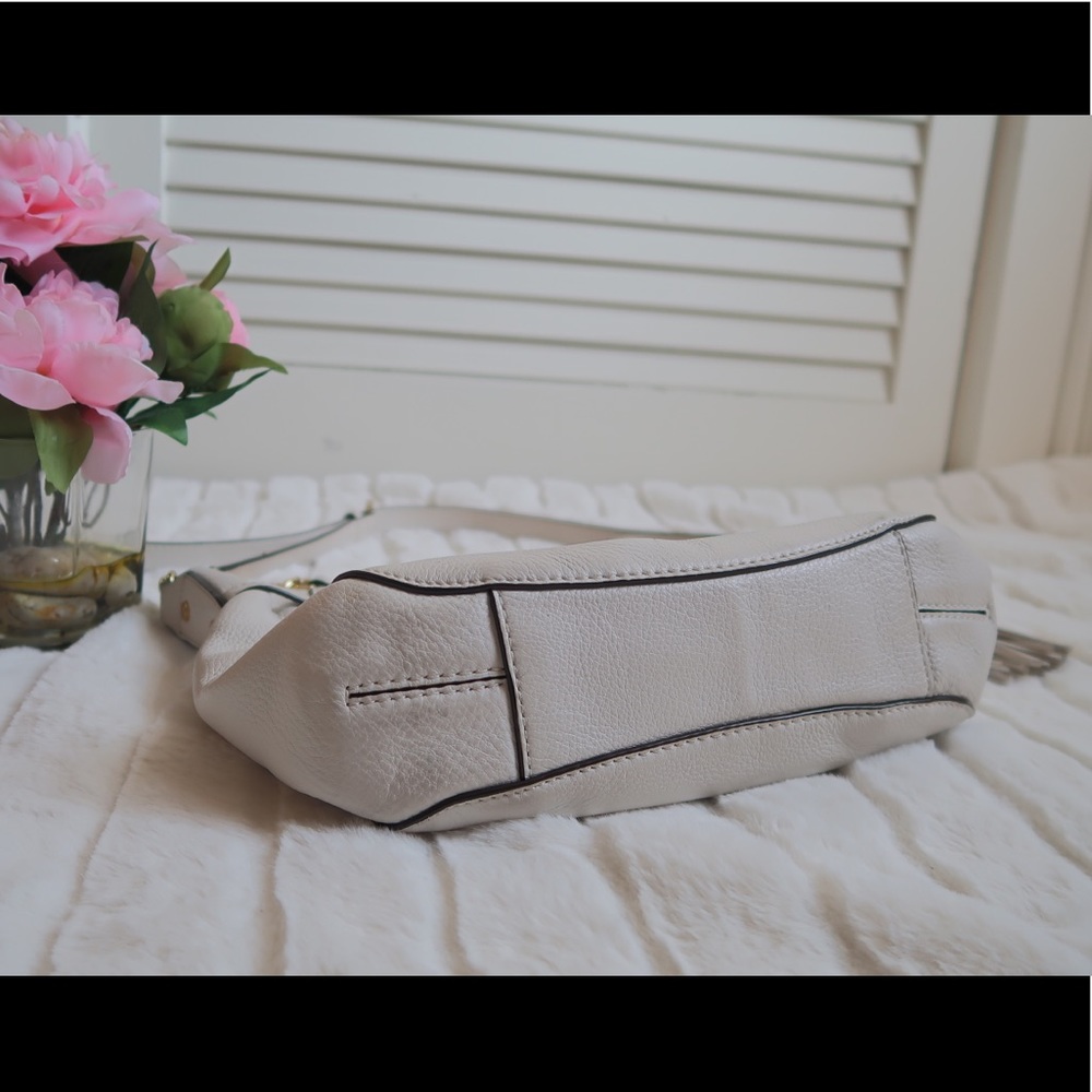 Michael Kors Leather Crossbody Purse - Picture 5 of 8